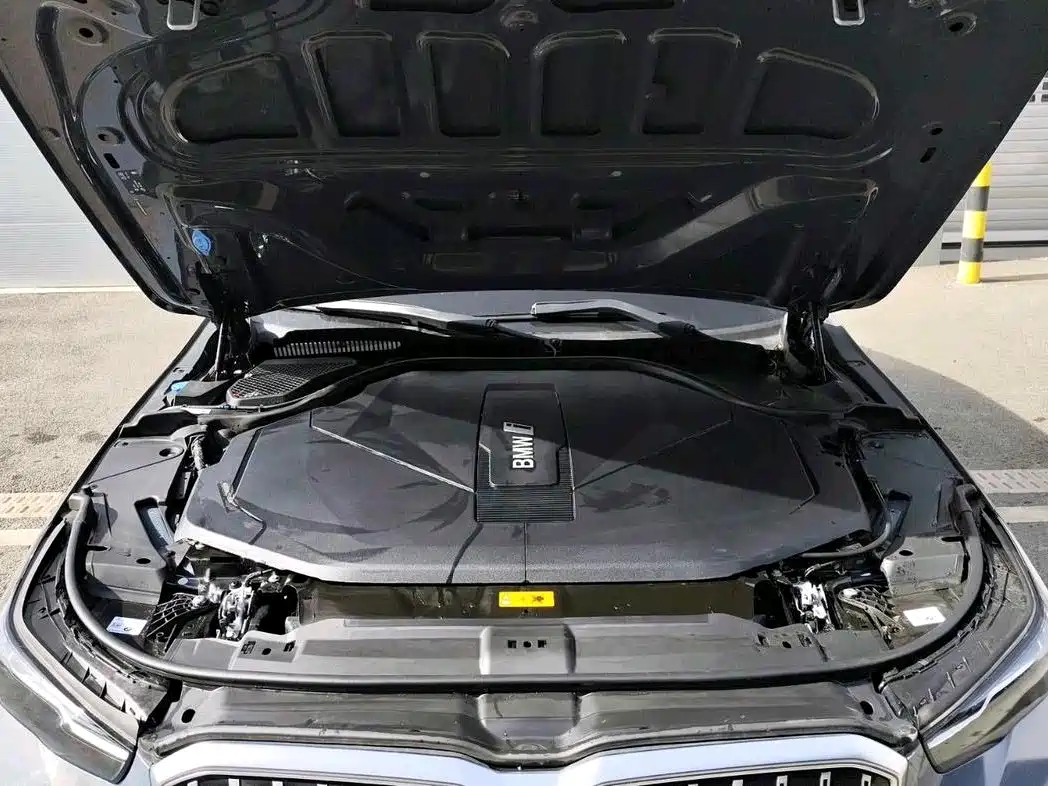 BMW i5 2024 eDrive 35L Premium Model M Sport Package фото 12