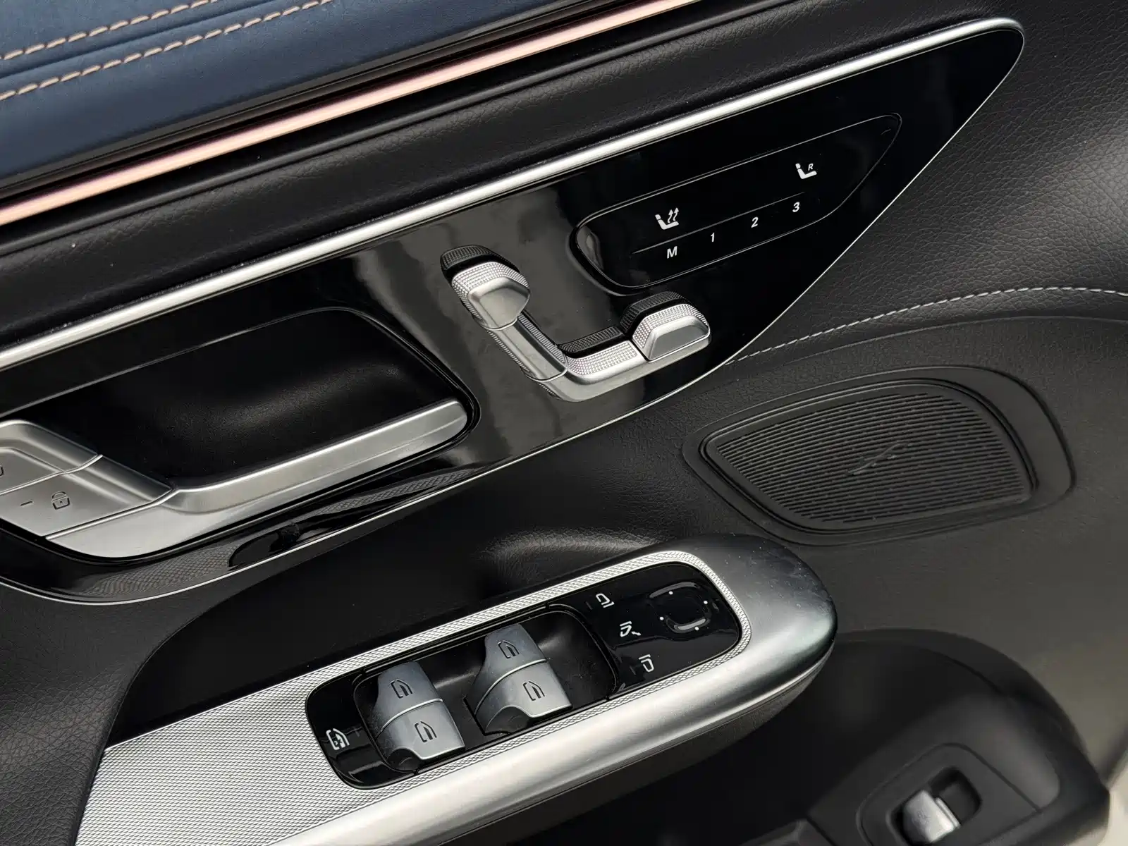 Фото 9 - Mercedes-Benz EQE