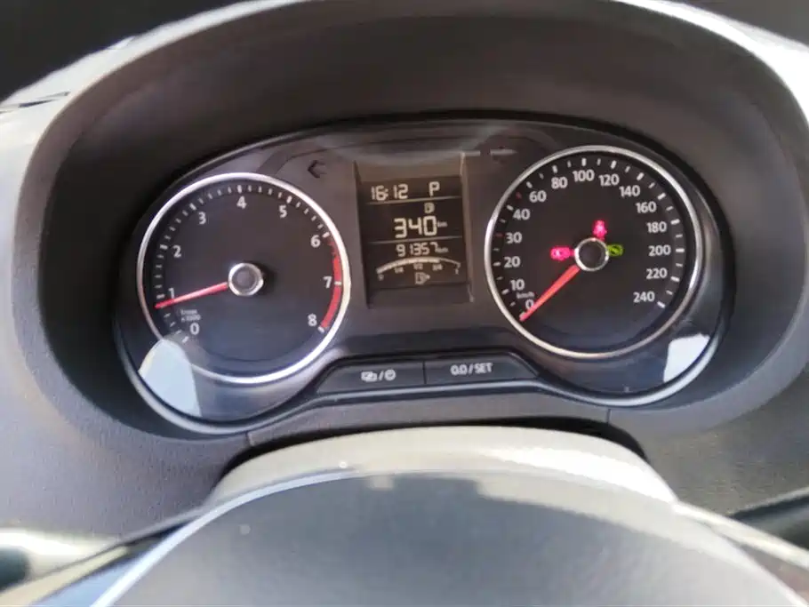 Volkswagen Polo 2016 1.6L Automatic Comfort фото 14