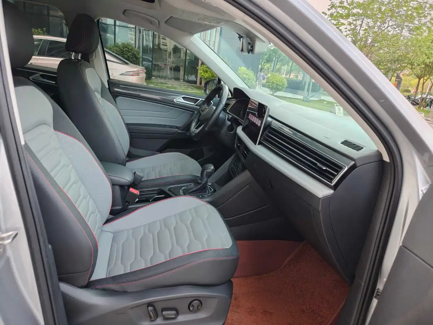 VOLKSWAGEN TIGUAN L NEW ENERGY