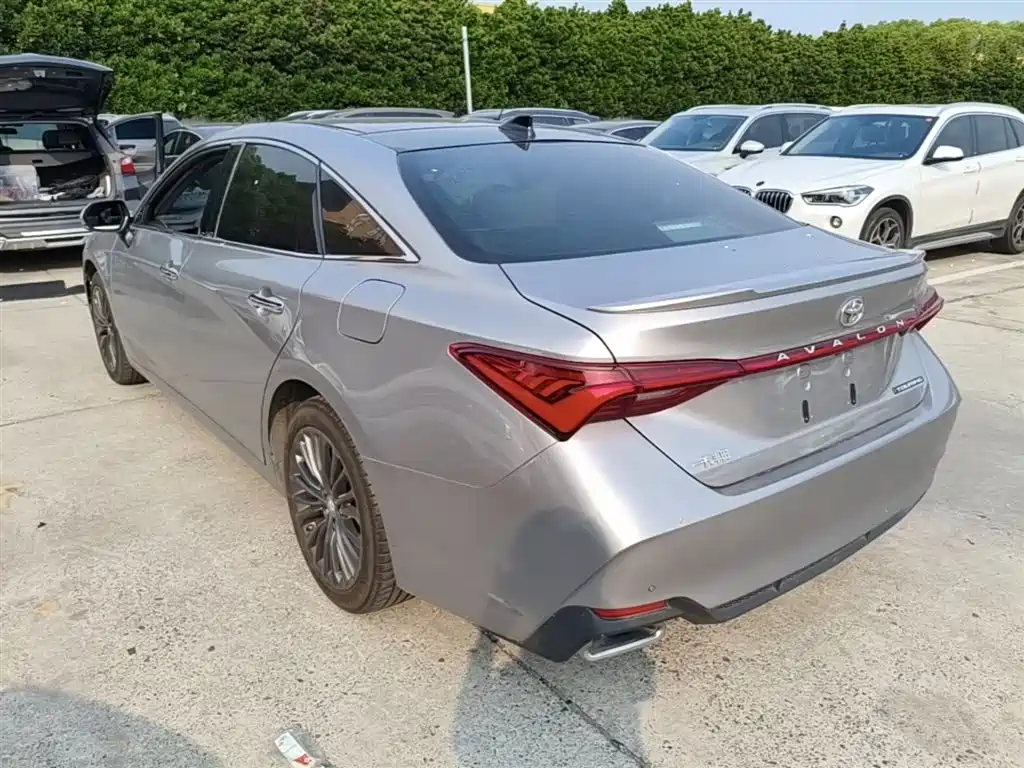 Toyota Avalon 2019 2.5L Touring Premium Edition China VI фото 5