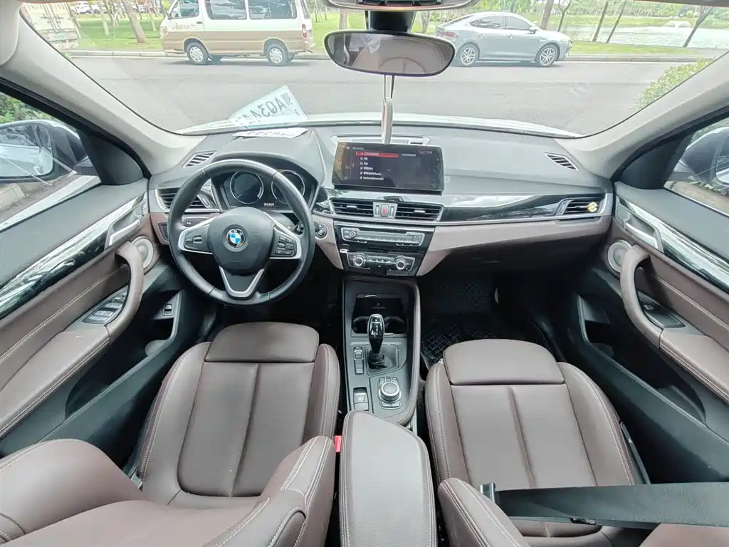 BMW X1 2021 sDrive20Li Fashion фото 4