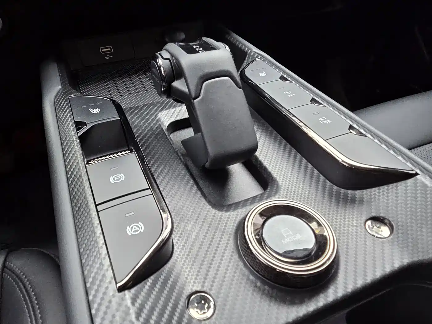 Haval Meng Long NEV 2024 Hi4 145 Cross-country Edition фото 14