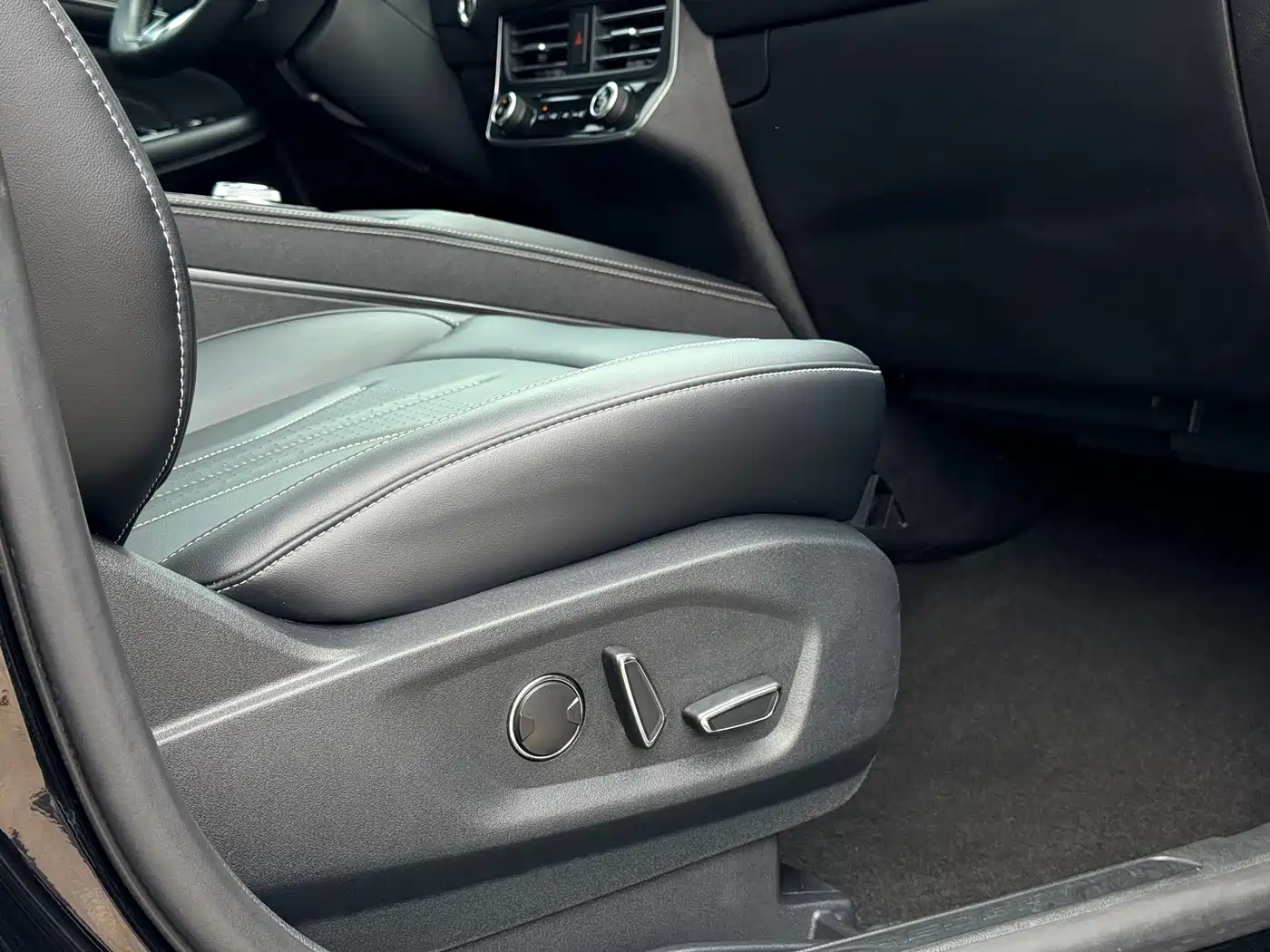 Ford Edge 2022 2021 PLUS EcoBoost 245 FWD Platinum Sharp 5-seater