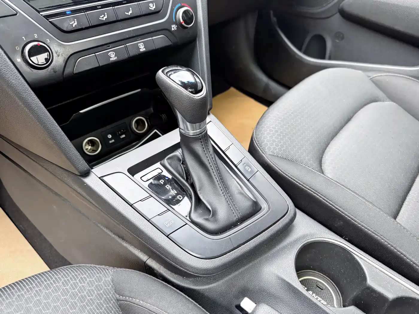 Hyundai Elantra 2018 1.4T DCT Dynamic·Vitality Model фото 18