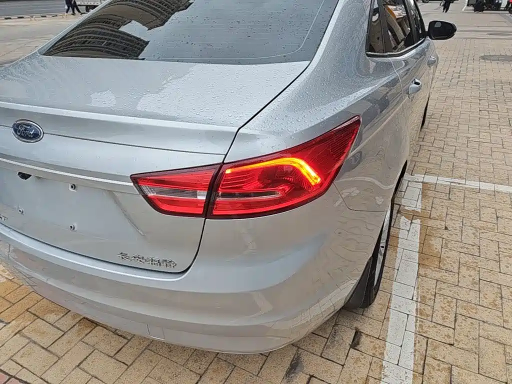 Ford Escort 2015 2015 1.5L Manual Comfort