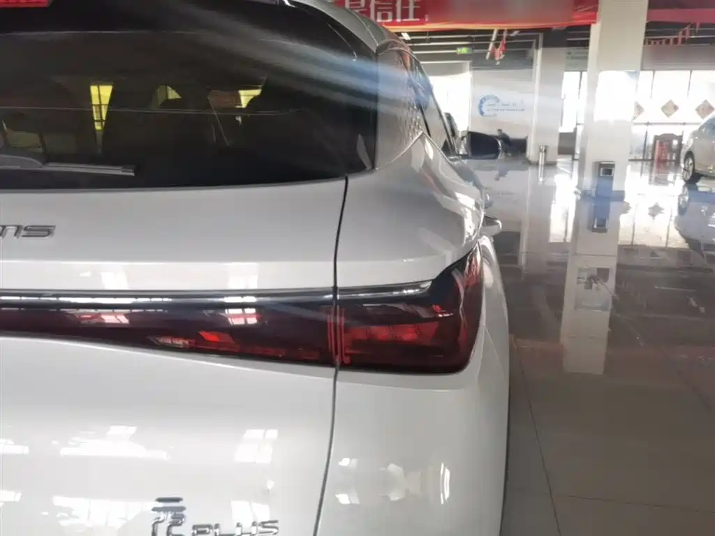 BYD Yuan PLUS 2024 Glory Edition 510KM Leading фото 8