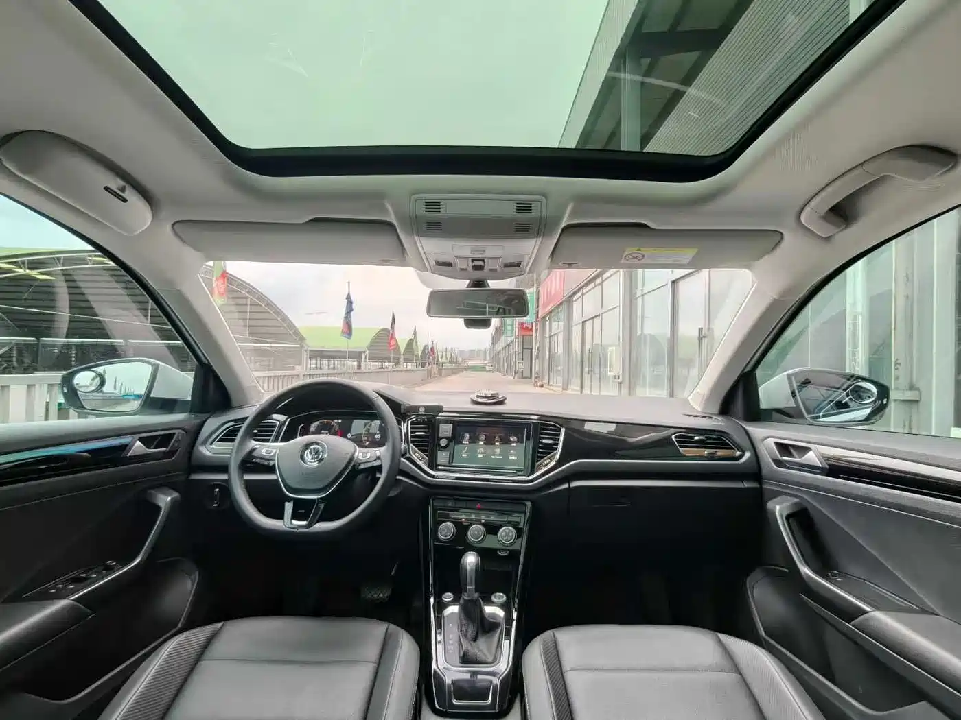 Volkswagen T-Roc, миниатюра 8