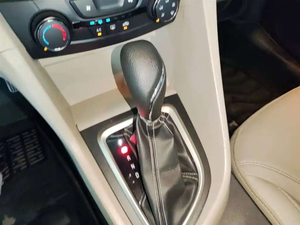Buick Excelle 2017 15N Automatic Elite фото 14