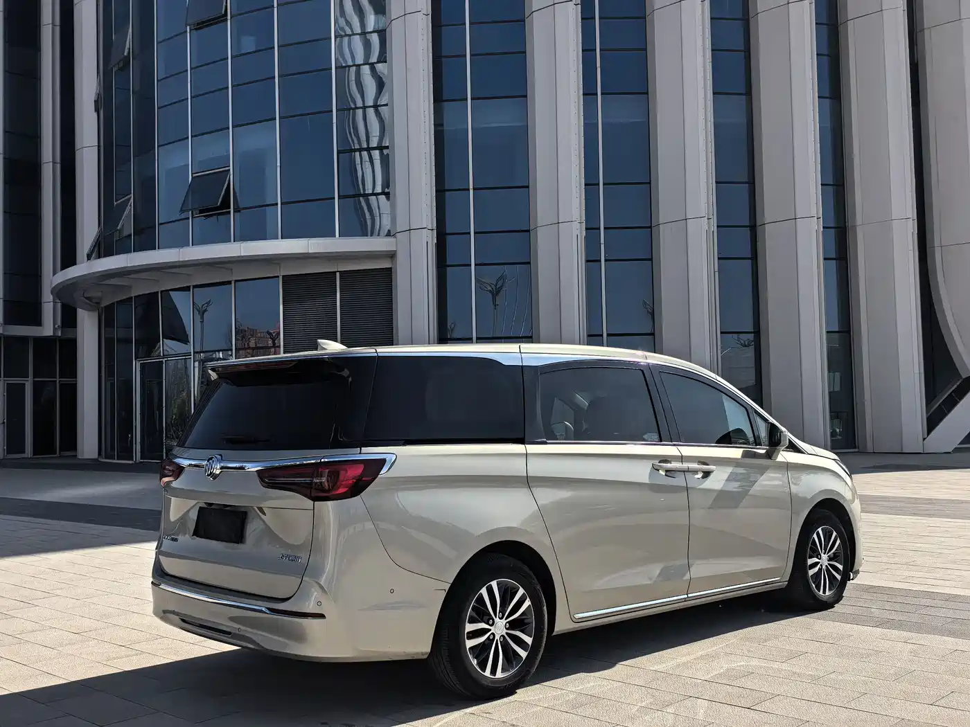 Buick GL8 2023 ES Landmaster Exclusive фото 4