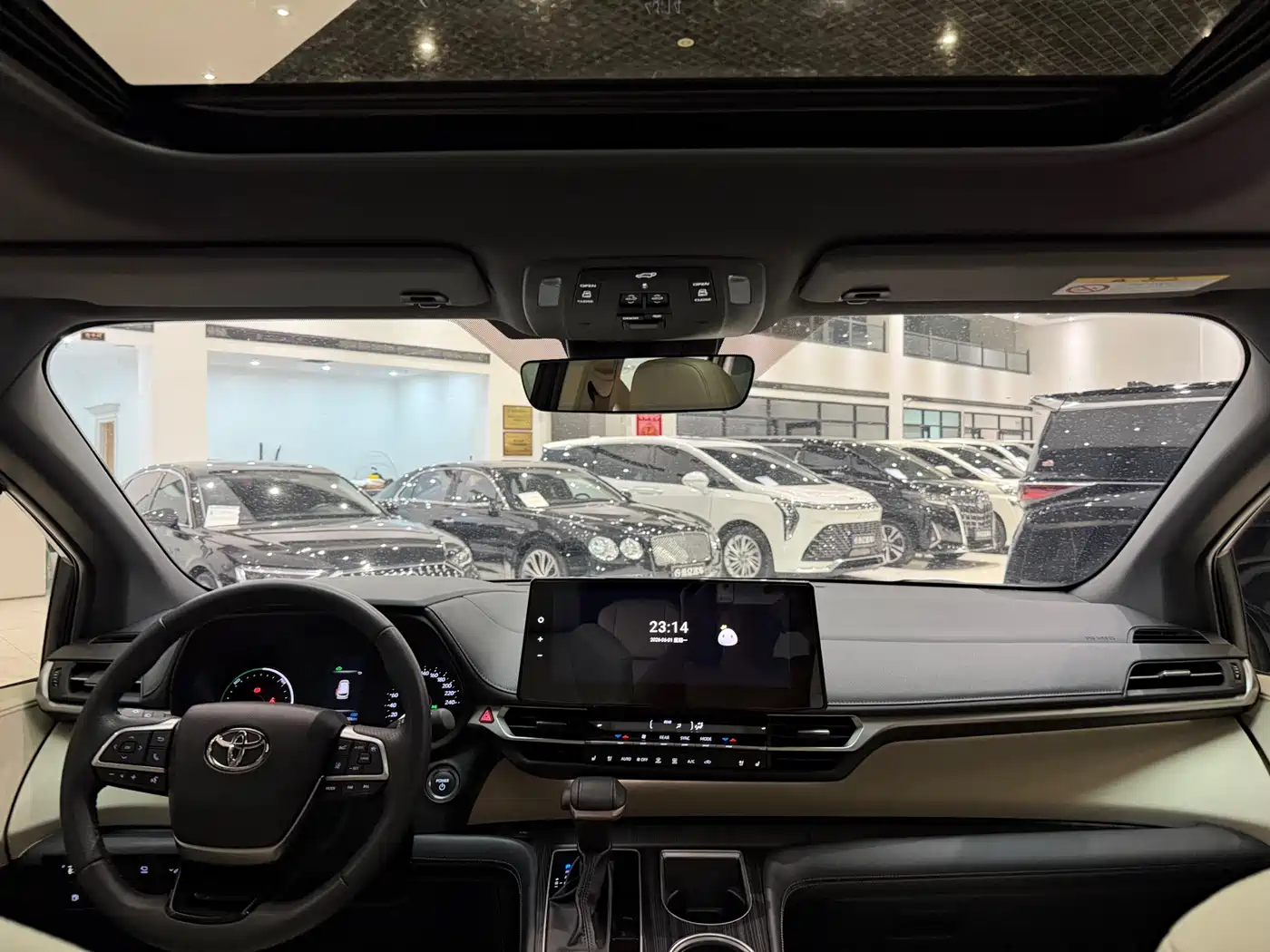 Toyota Sienna 2024 2.5L Hybrid Comfort Edition фото 5
