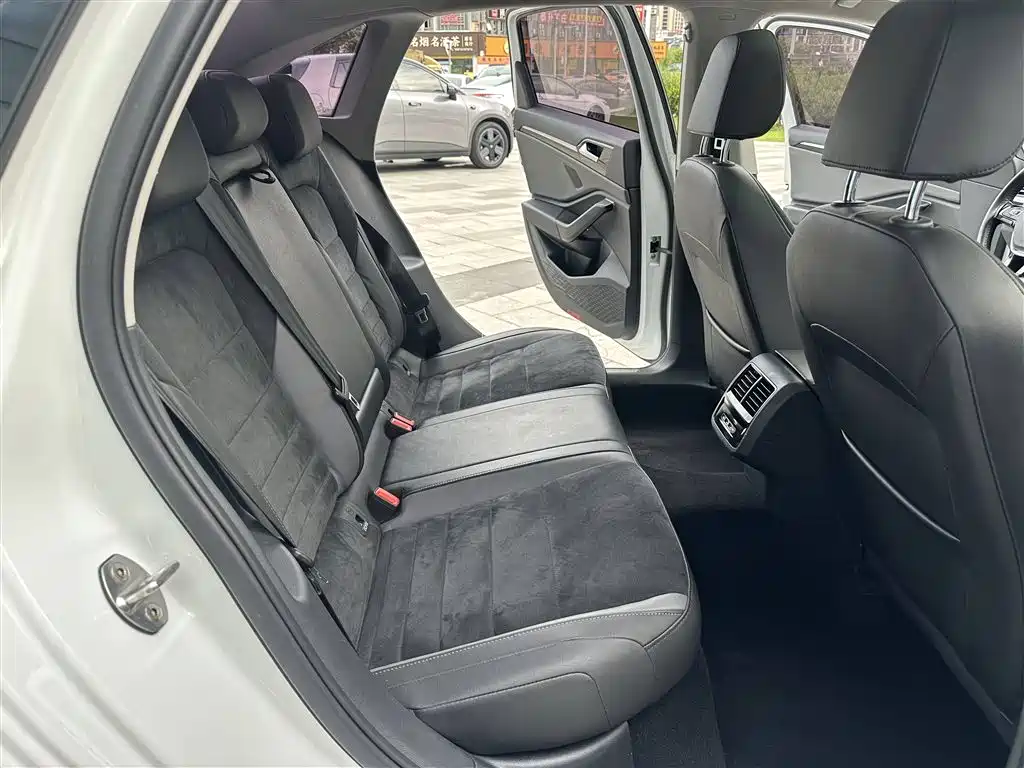 Volkswagen Sagitar 2021 280TSI DSG Luxury Smart Connect фото 10