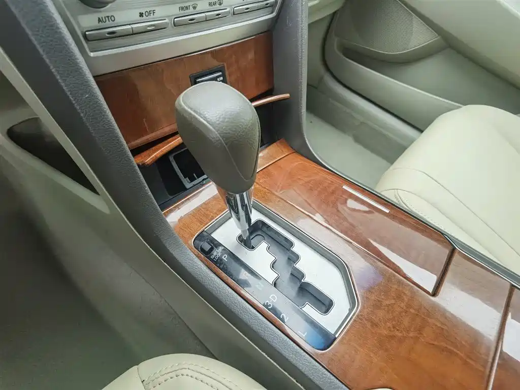 Toyota Camry 2013 200E Classic Elite Edition фото 13