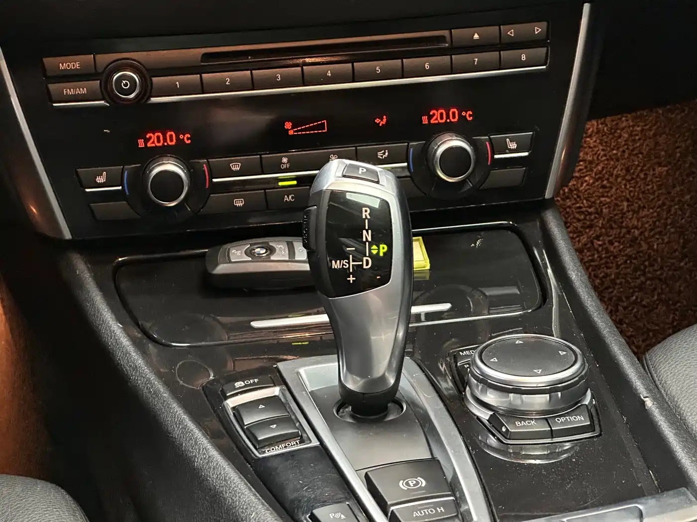 BMW 5 Series GT 2014 528i Leading фото 9