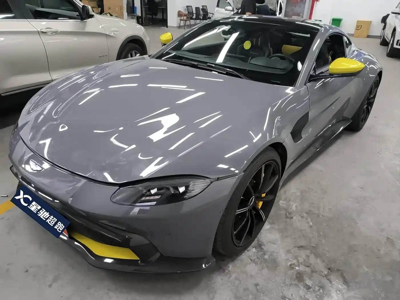 Aston Martin V8 Vantage 2018 4.0T V8 Coupe