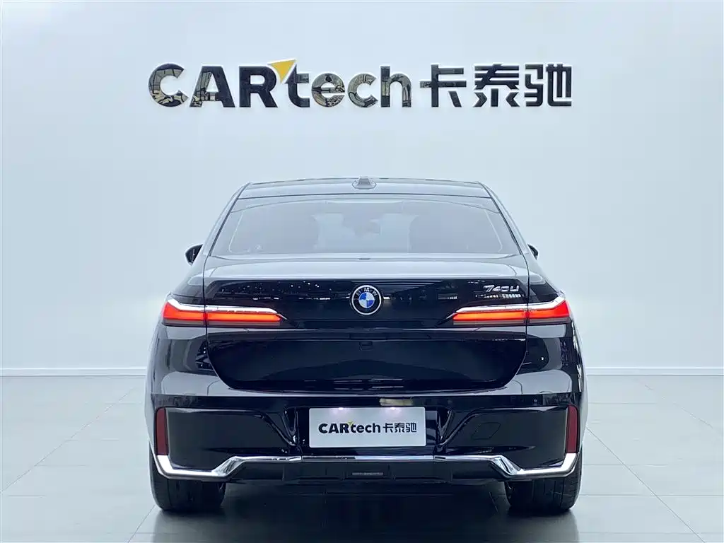 BMW 7-SERIES