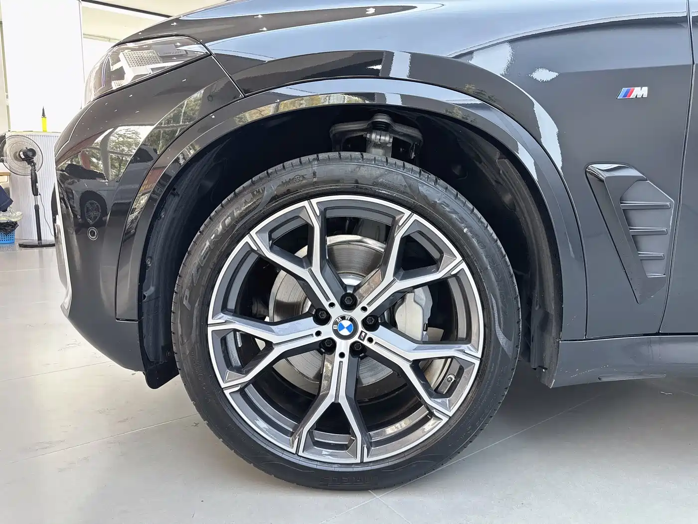 BMW X5 2023 xDrive 30Li Premium M Sport Package фото 17