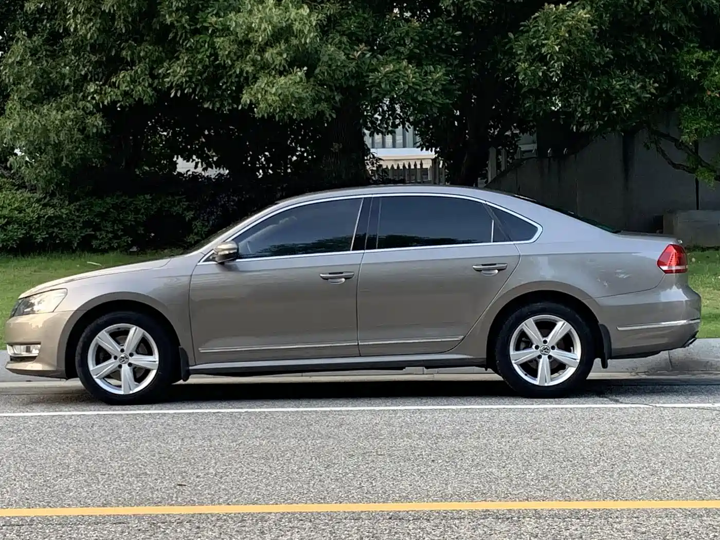 Photo 8 - Volkswagen Passat
