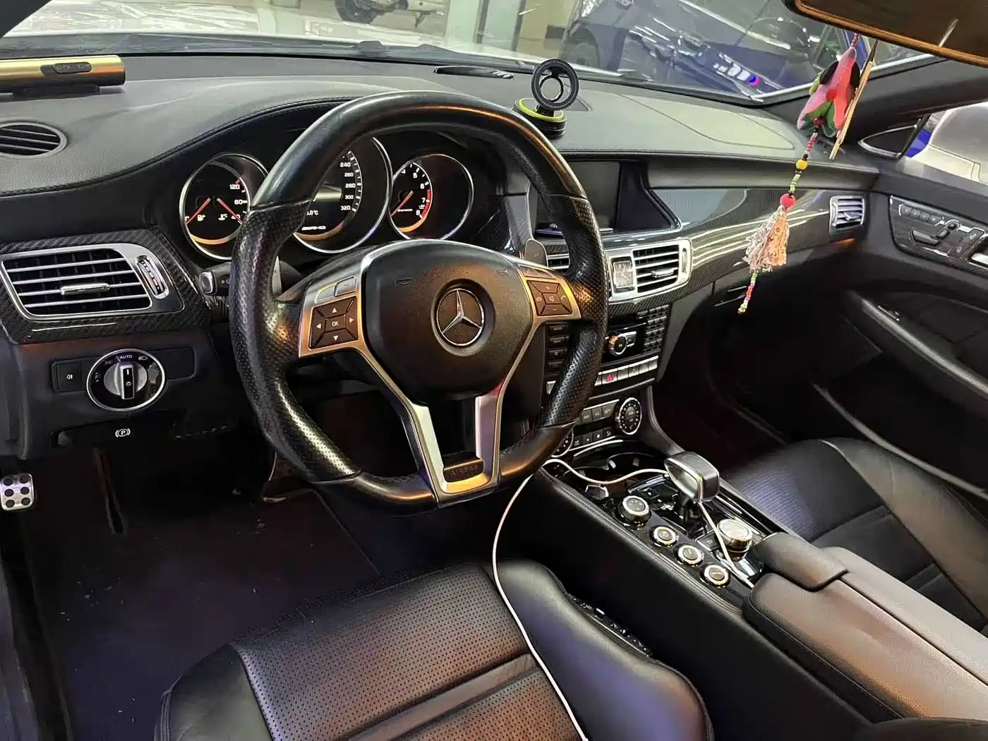 Mercedes-Benz CLS AMG 2012 AMG CLS 63 фото 3