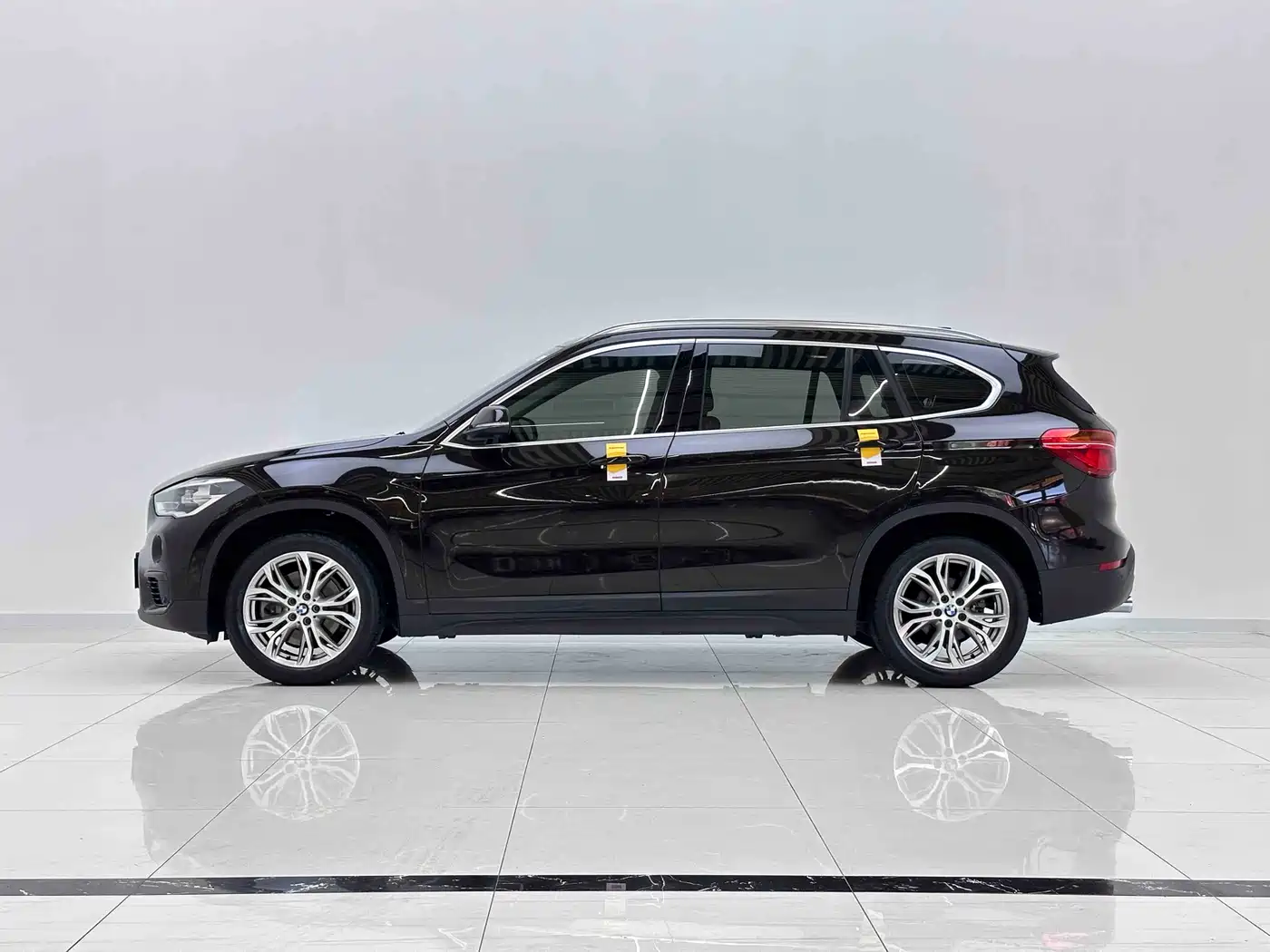 BMW X1 2018 sDrive20Li Leading Model фото 5