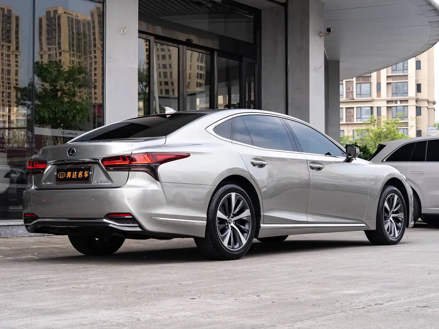 2022 Lexus LS