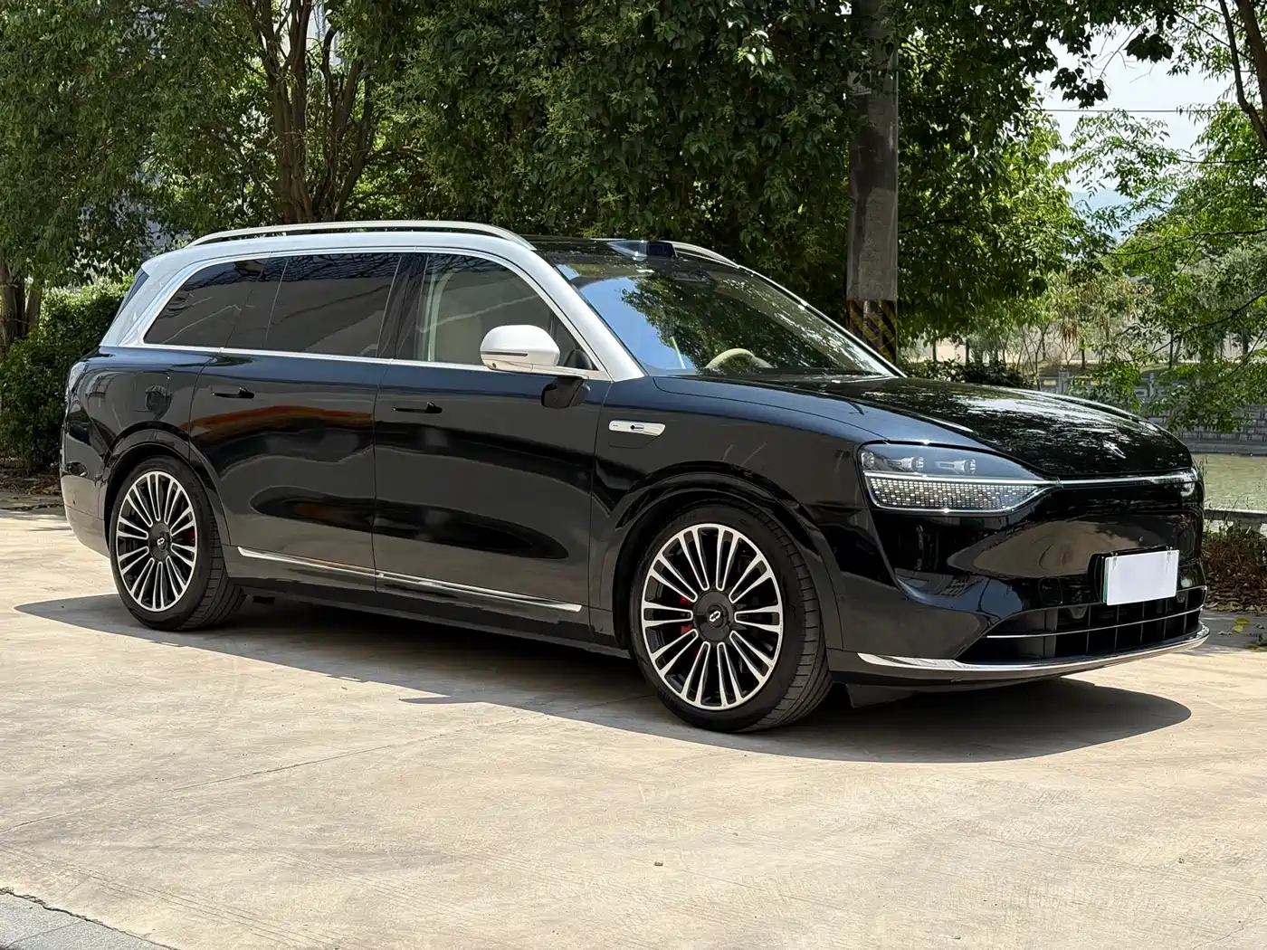 AITO Wenjie AITO M9 2024 Extended Range Ultra 42kWh 6-Seater фото 3
