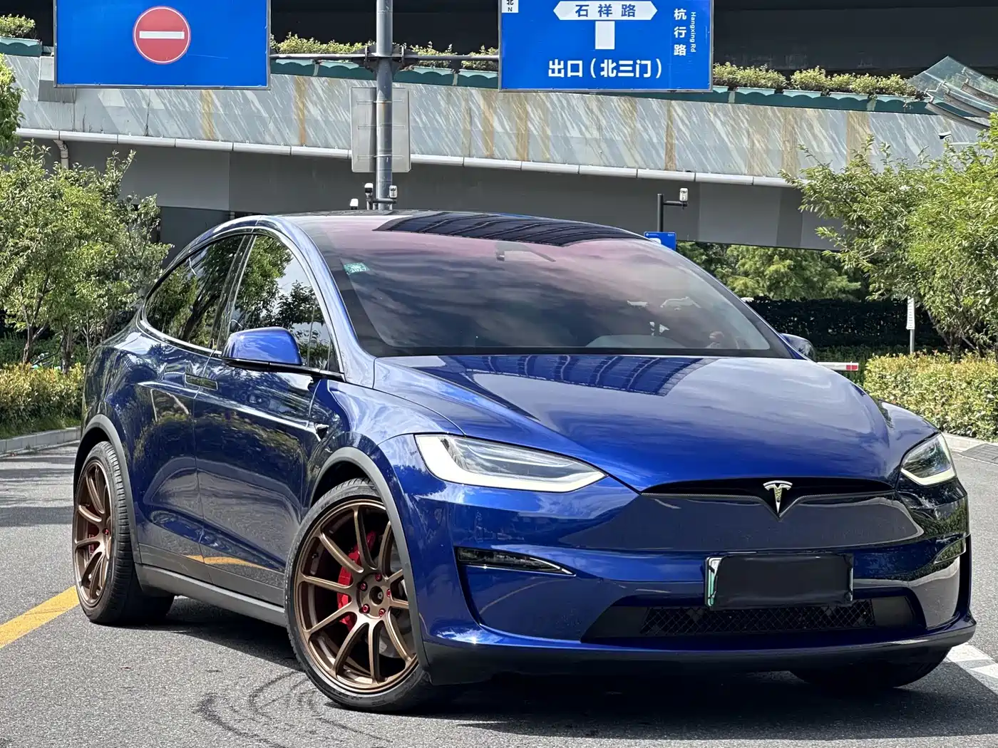 2025 Tesla Model X