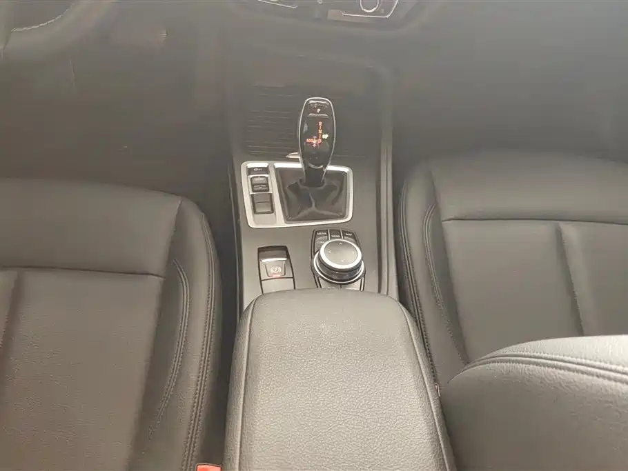 BMW 1 Series 2021 120i M Sport фото 16