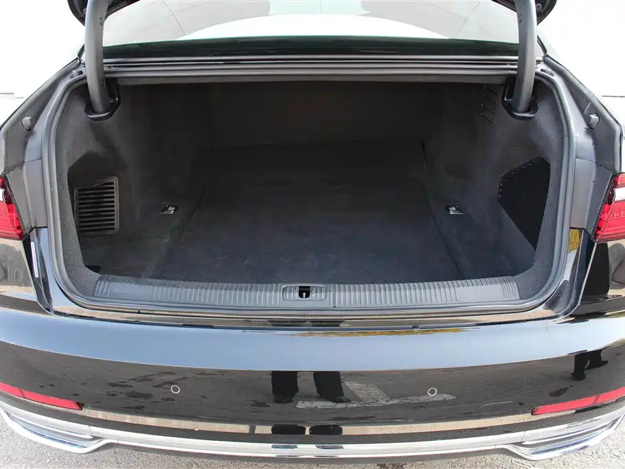 Audi A8 2019 A8L 50 TFSI quattro Comfort фото 8