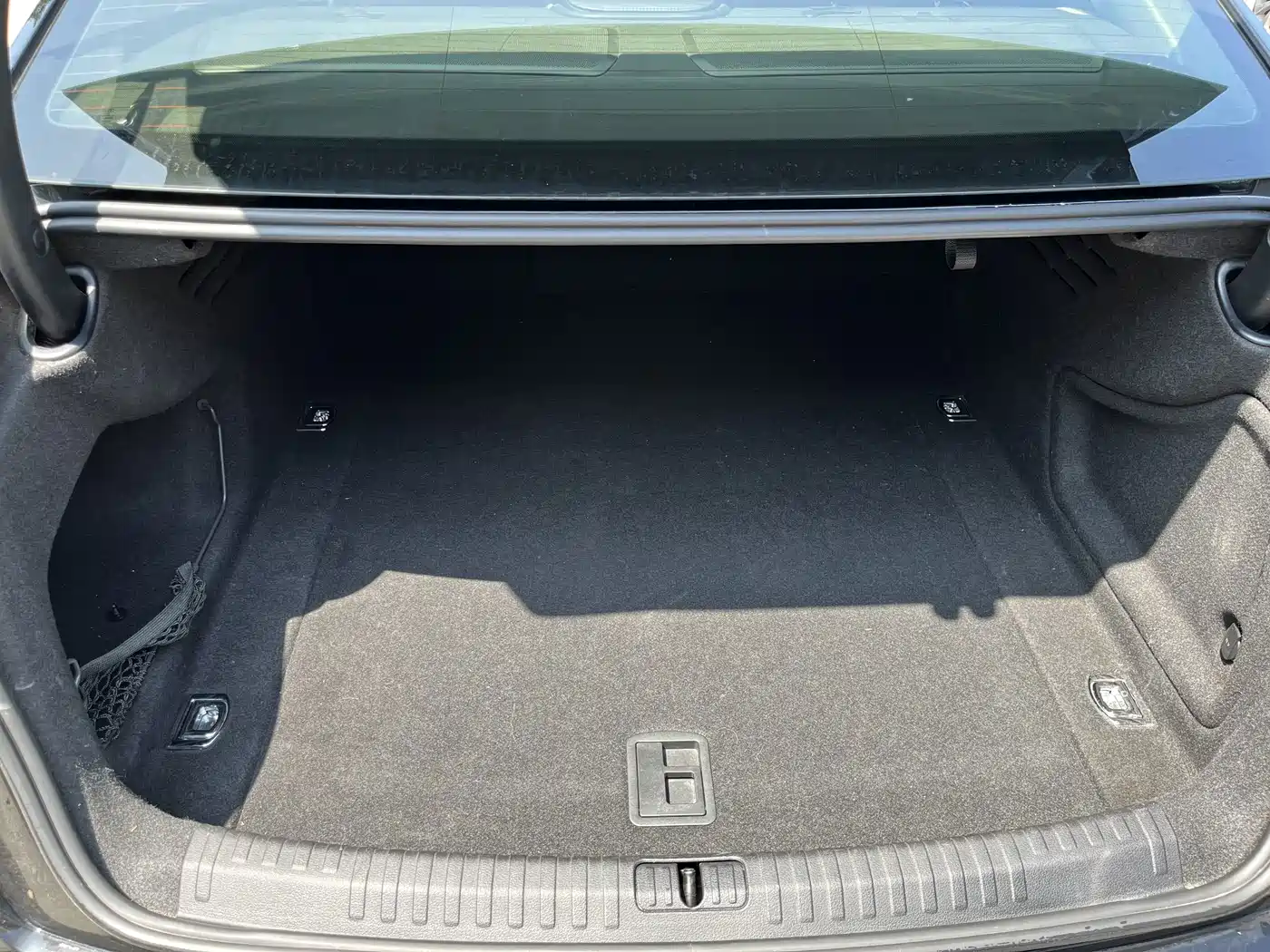 Фото 6 - Audi A6L