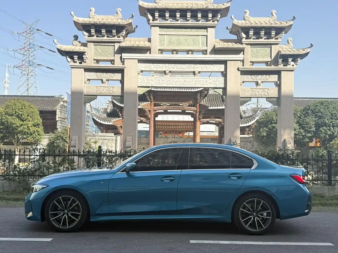 BMW 3 Series 2023 325i M Sport Package фото 3