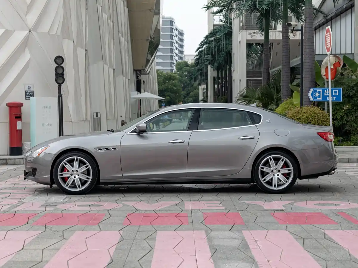 Фото 7 - Maserati Quattroporte