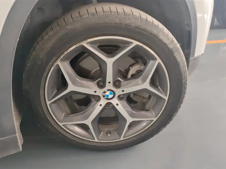 BMW X1 2019 xDrive20Li Premium Model фото 6