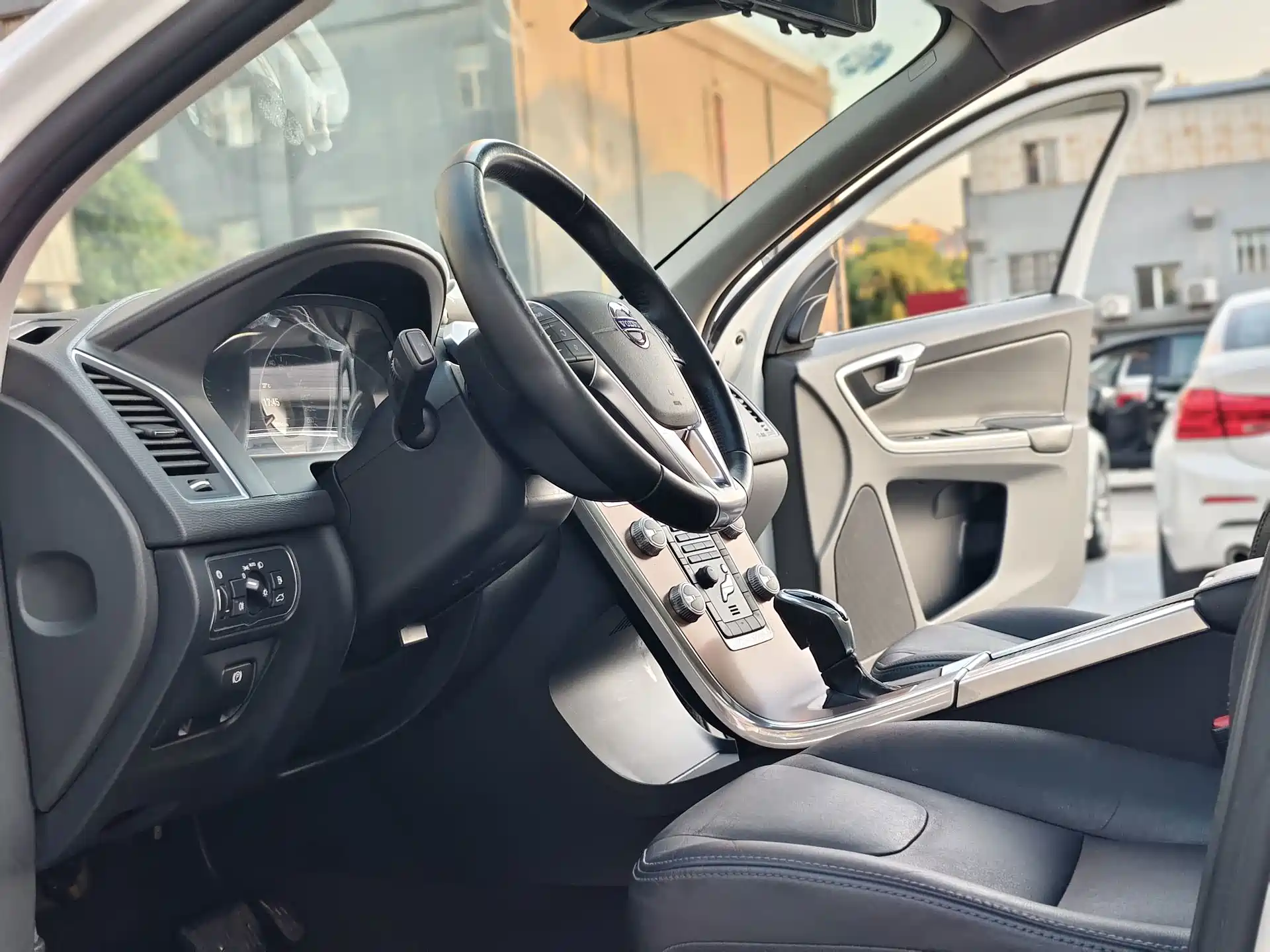 صورة 9 - Volvo XC60