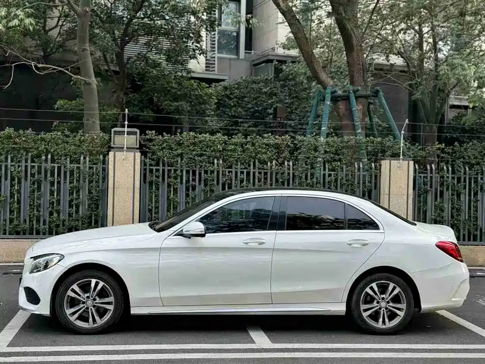Mercedes-Benz C-Class 2017 Facelift C 200 L Sport Edition фото 3