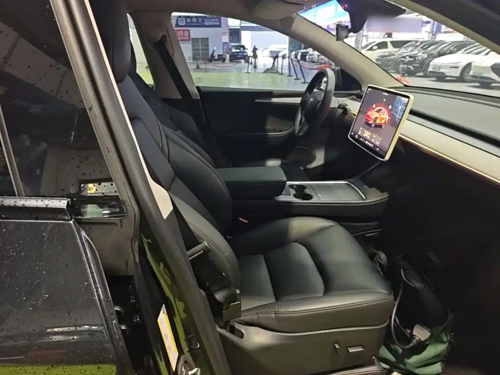 Фото 25 - Tesla Model Y
