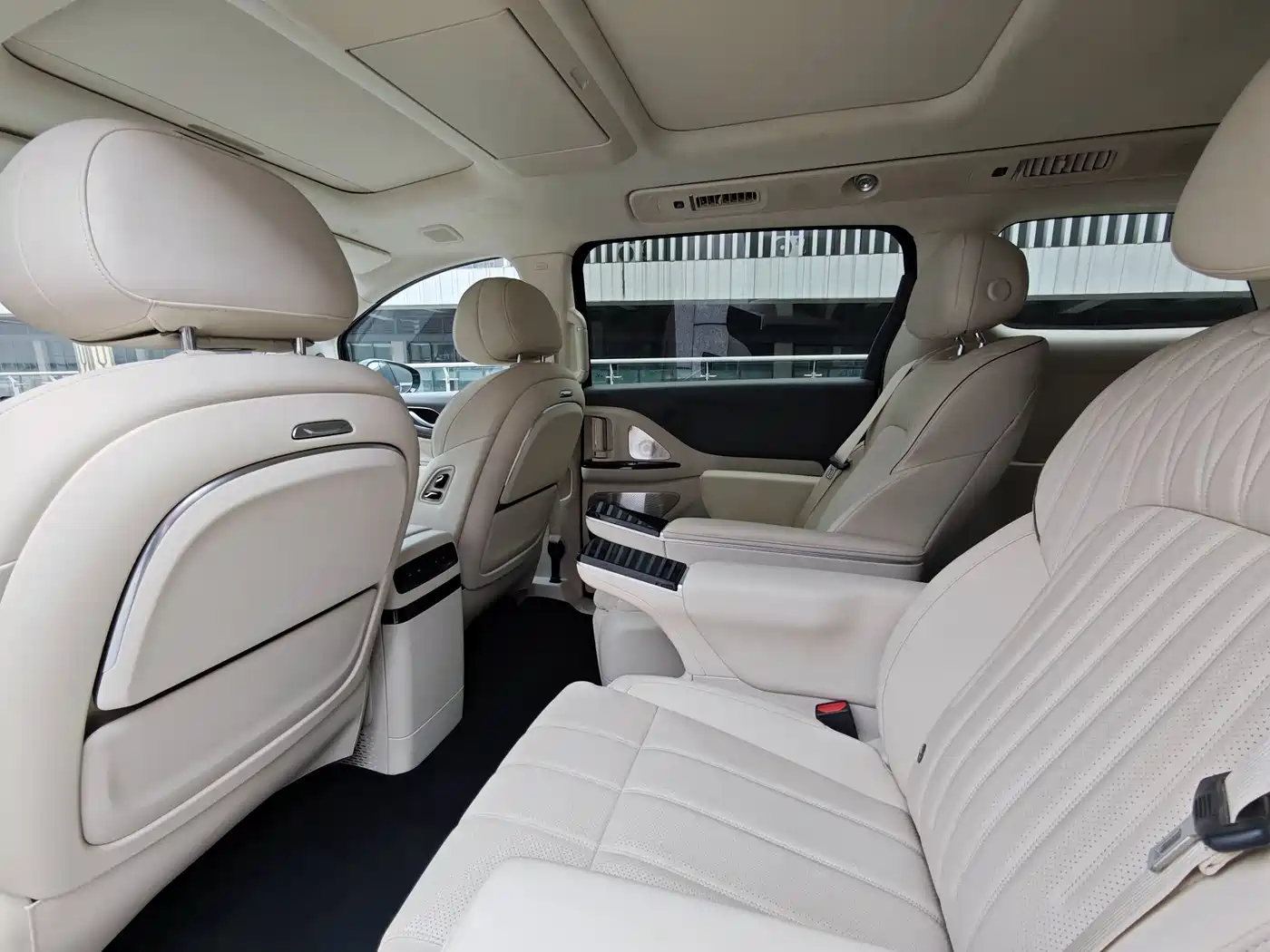 Voyah Auto Voyah Dreamer 2025 PHEV AWD Flagship Kunpeng Edition фото 19