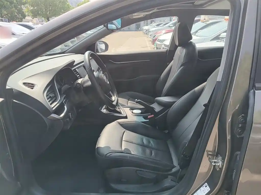 Buick Excelle 2015 18T Dual-Clutch Luxury фото 11