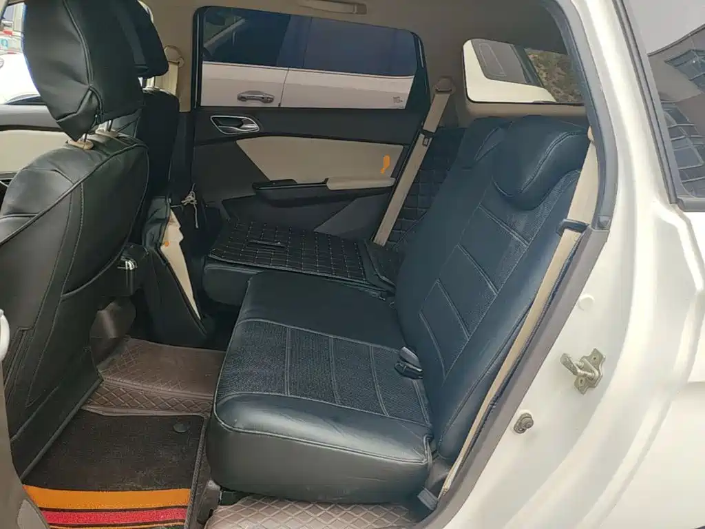 Baojun 310W 2018 2017 1.5L Manual Comfort China V