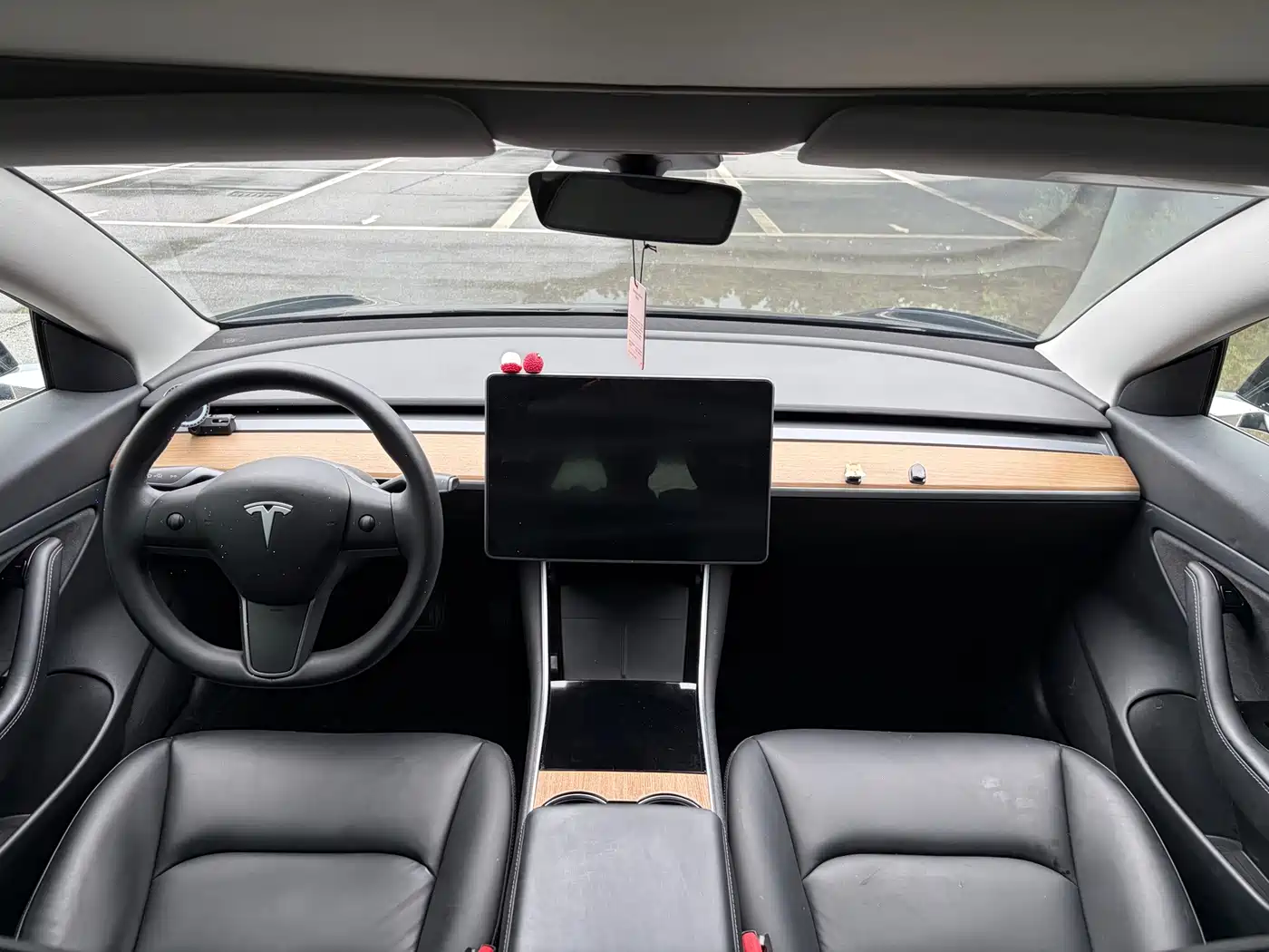 Фото 8 - Tesla Model 3