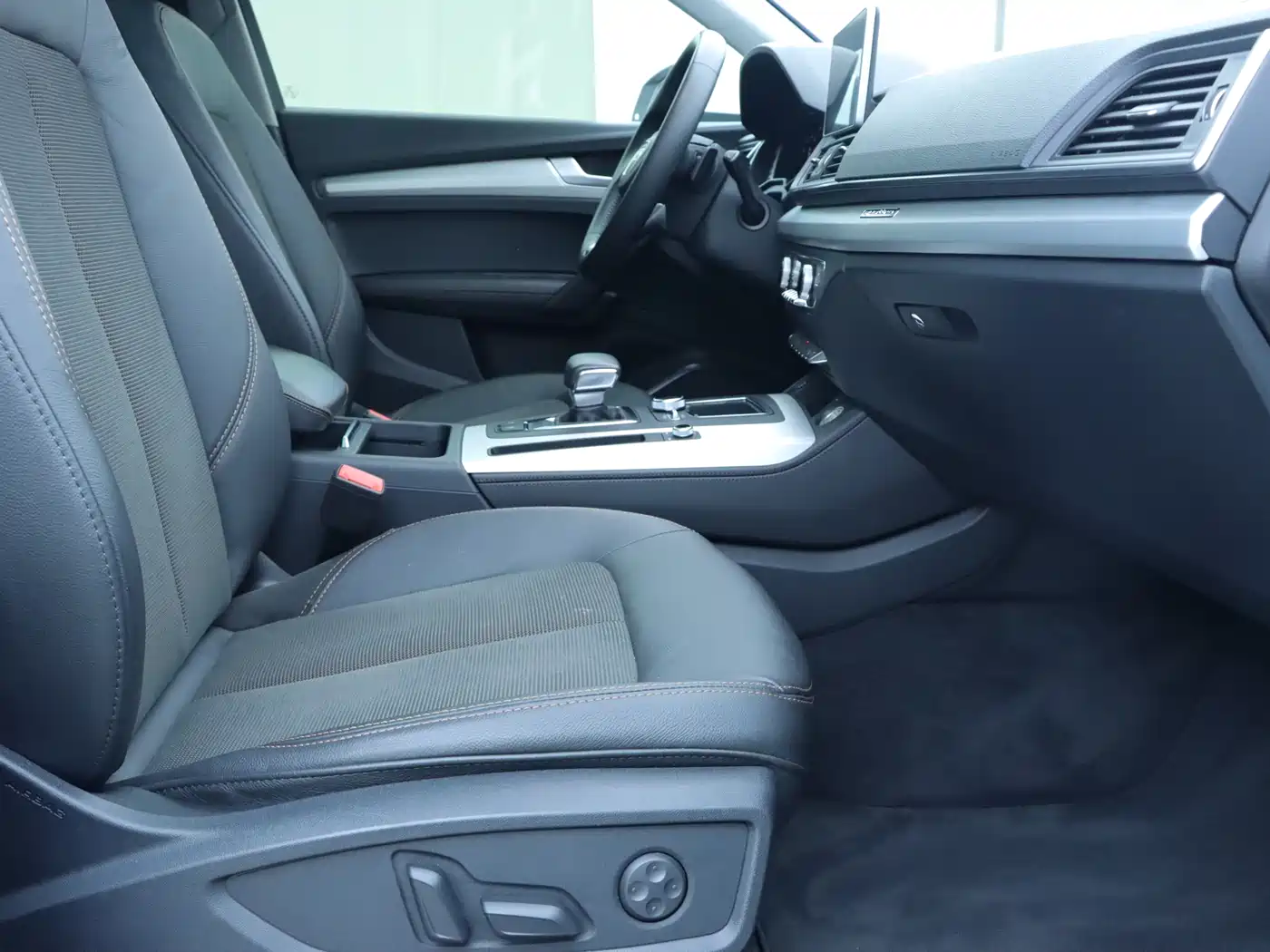 Audi Q5L 2018 40 TFSI Prestige Fashion (China V) фото 8