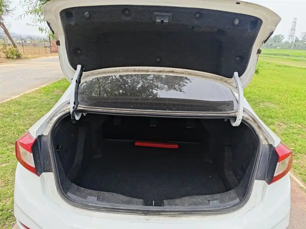 Chevrolet Cruze 2018 320 Automatic Pioneer Sunroof Edition фото 19