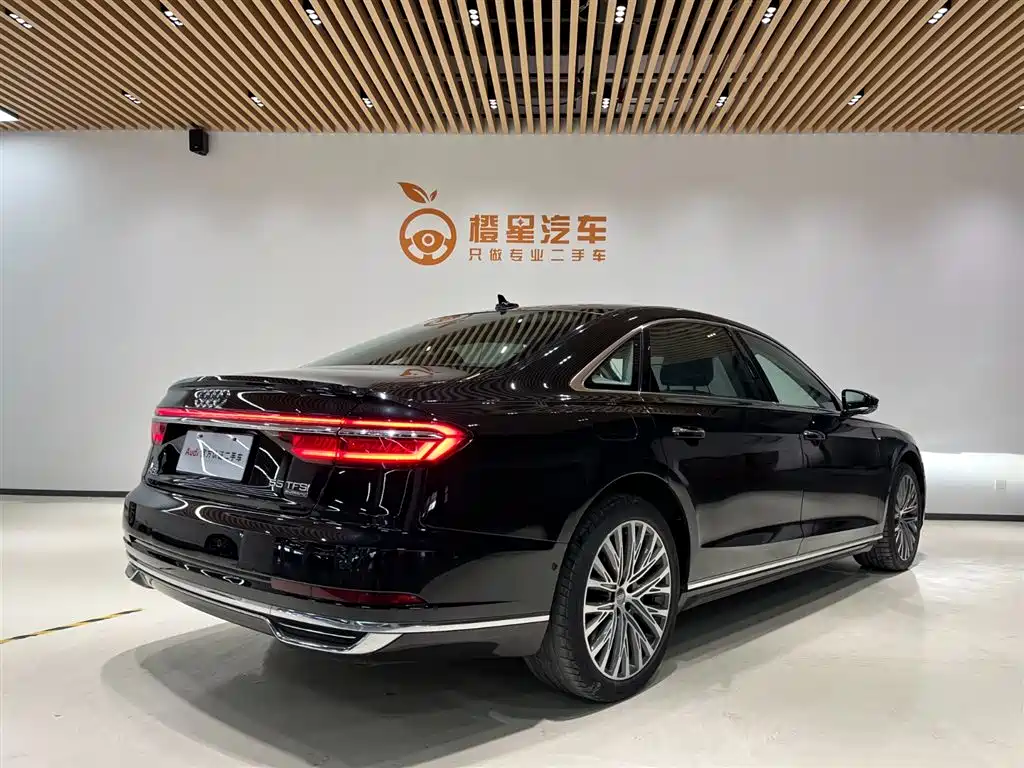Audi A8 2019 Plus A8L 55 TFSI quattro Luxury фото 4