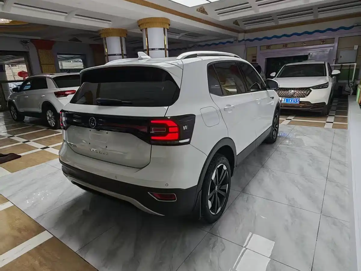 VOLKSWAGEN EXPLORING THE SHADOW