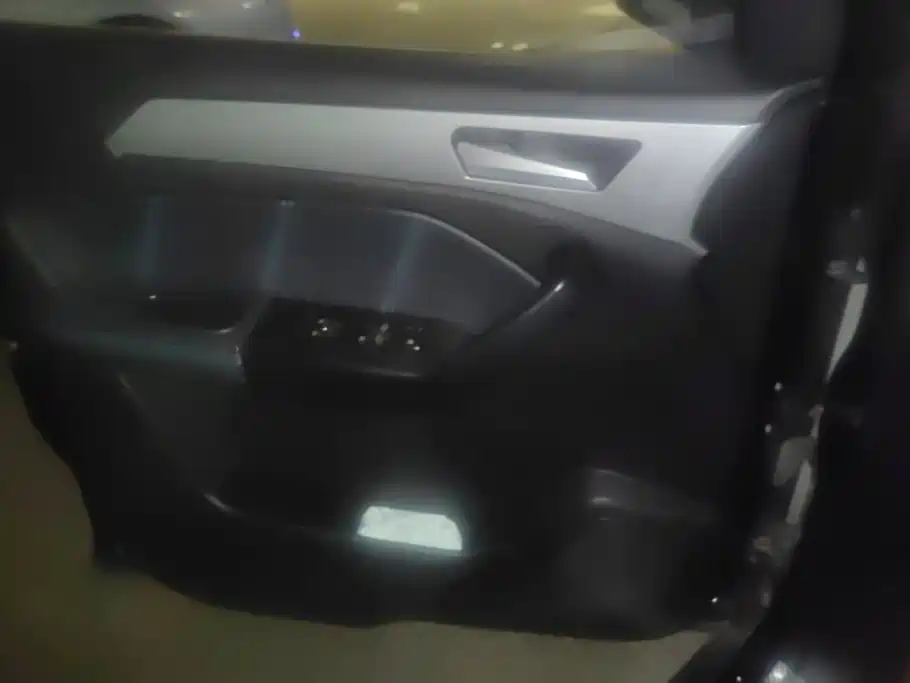 Photo 7 - BAIC Weiwang M50F