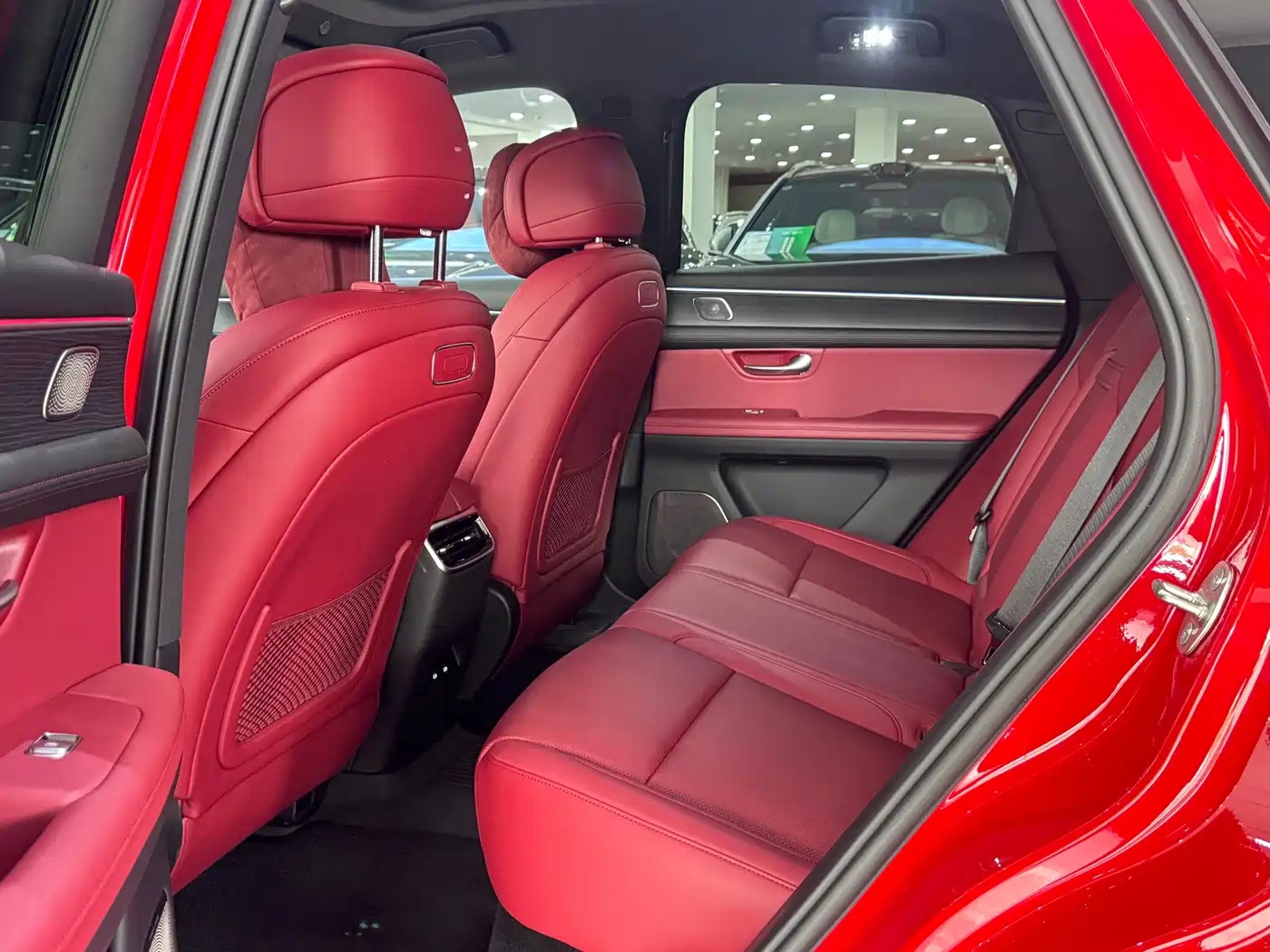 AITO Wenjie AITO M5 2025 Extended Range Ultra AWD фото 9