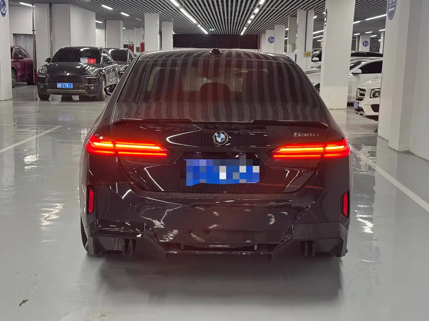 BMW 5 Series 2024 530Li Leading M Sport Package фото 17