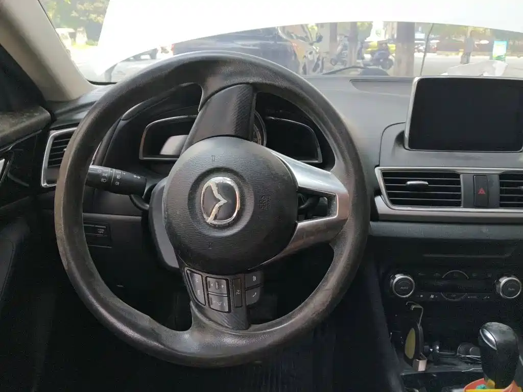 Mazda Mazda 3 2014 2014 Sedan 1.5L Automatic Luxury