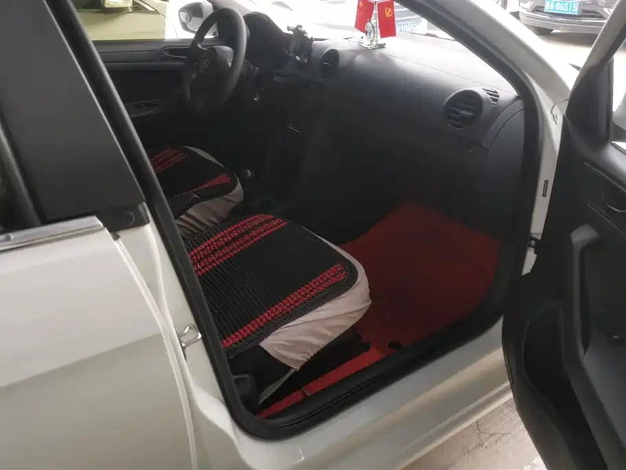 Volkswagen Jetta 2015 Value Edition 1.6L Manual Fashion фото 8