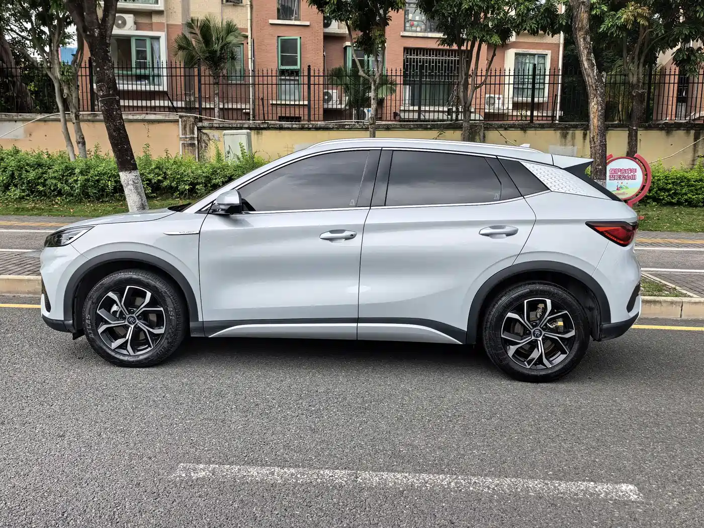 BYD Yuan PLUS 2022 430KM Premium фото 4
